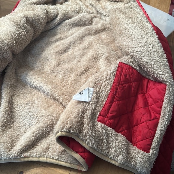 Zyia Active ~ Red Reversible Hooded Jacket Small new with tags and garment bag - Picture 4 of 6